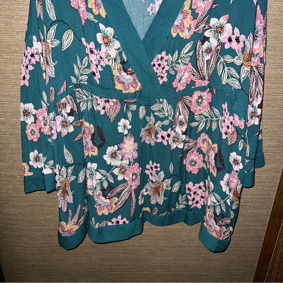 Maurcies Blue Floral Bell Sleeve Blouse teal pink floral size XL - Picture 8 of 11